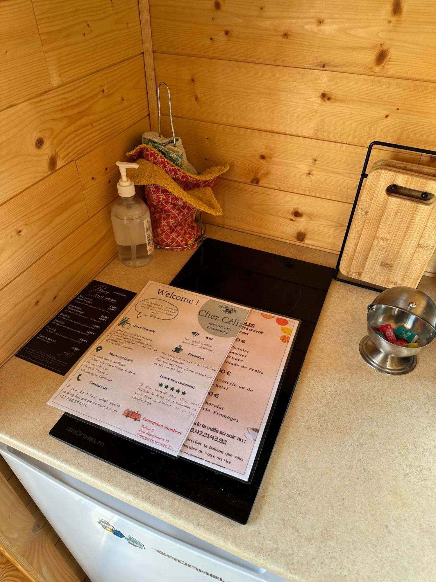 Chez Celia, Roulotte En Champagne Villa Fleury-la-Riviere Екстериор снимка