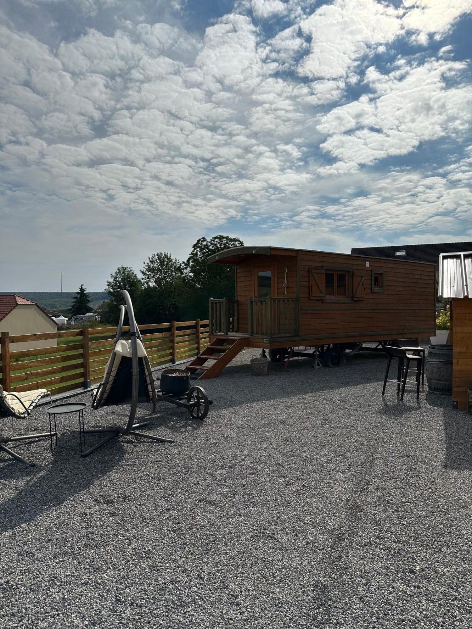 Chez Celia, Roulotte En Champagne Villa Fleury-la-Riviere Екстериор снимка